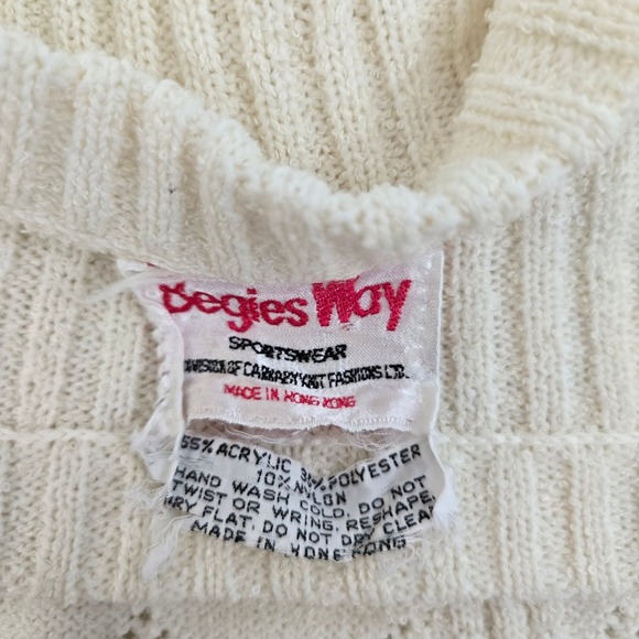 VINTAGE 80s Begies Way Eyelet Sweater Boat Neck Cream Made in Hong Kong Flaw - Picture 4 of 10